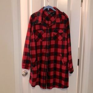 Buffalo plaid top SZ med but more like a lg or xlg